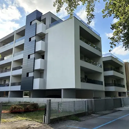 Modern Flat 300m From The Apartman